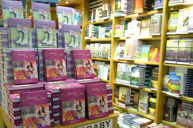 42_3 CUM BOOKS - Kolonnade Shopping Mall