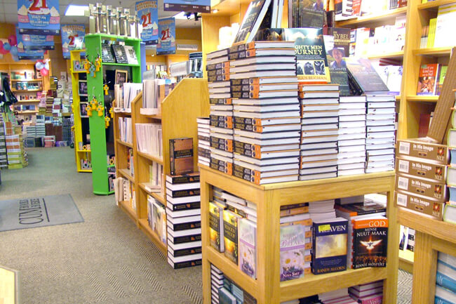 42_5 CUM BOOKS - Kolonnade Shopping Mall