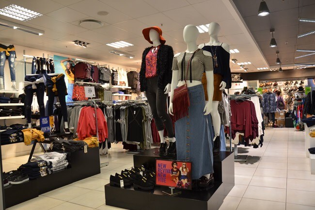50B_9 THE FIX - Kolonnade Shopping Mall